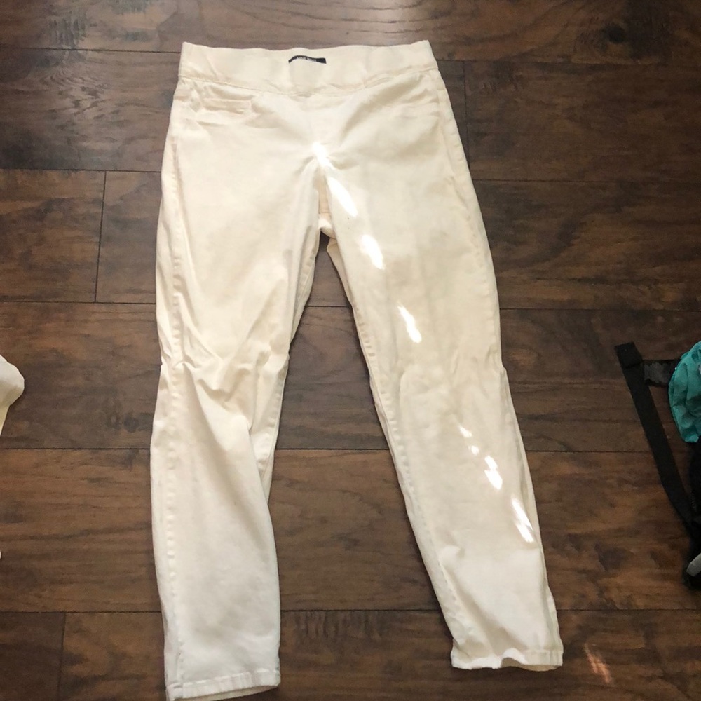 Nine West pull on skinny crop white jeans